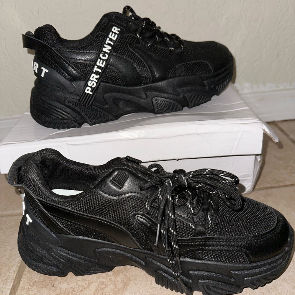 Black Tennis Shoes 'Stay Real'